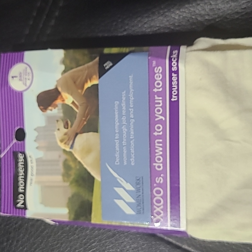 NWT lot of 11 pairs of pantyhose and 3 pairs of trouser socks - Picture 5 of 8